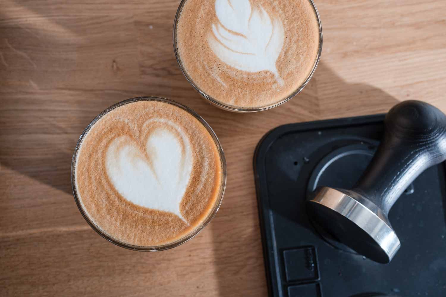 Coffee training course in Essex – Learn about coffee origins, roasting, extraction, and milk texturing in a hands-on workshop at Dash Coffee Lab.