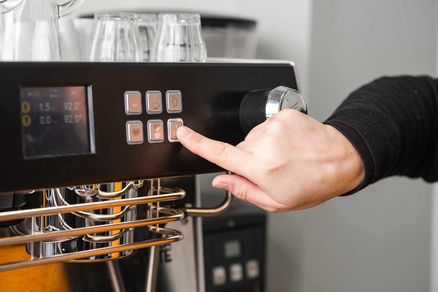 Barista training: hands-on learning and coffee craftsmanship in action.